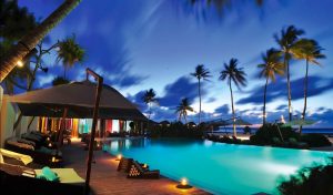 Havuz, Constance Halaveli Resort Maldivler